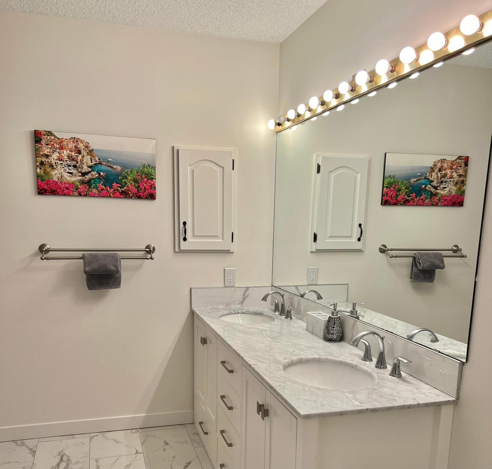 Villa Crescent Heights Majesty à Calgary Extérieur photo